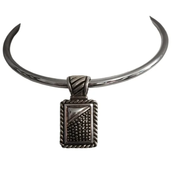 Silvertone Pendant Choker - Picture 1 of 4